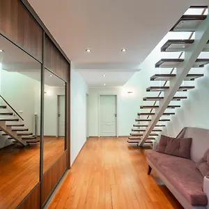 https://apartmany-almandine.praguehotelsweb.com